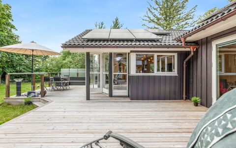 Aiva - from the Sea: Toevlucht, Zwembad, Landgoed, Schaduw, Landscaping, Eco Hotel, Hotel, Villa