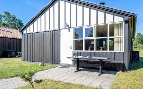 Clea - 300M from the Sea: Huis, Dak, Huis, Verblijf, Schuur, Garden Gebouwen, Siding, Werf, Blokhut, Hut