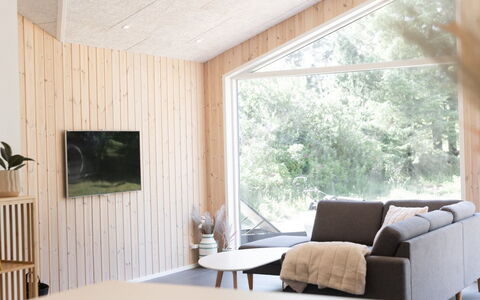 Nico - 600M from the Sea: Hout, Interieur Ontwerp, Flooring, Meubilair, Verdieping, Houten Vloer, Plafond, Woonkamer, Huis, Kamer