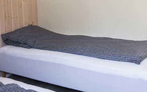 Nico - 600M from the Sea: Hout, Linens, Textiel, Verdieping, Slaapkamer, Flooring, Laken, Meubilair, Bedding, Bed