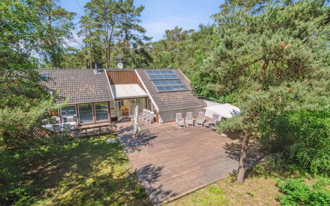 Auvo - 200M from the Sea: Hout, Dak, Architectuur, Huis, Huis, Verblijf, Siding, Hardwood, Helling, Landgoed