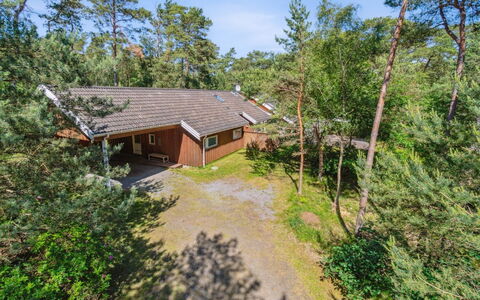 Auvo - 200M from the Sea: Hout, Dak, Architectuur, Huis, Huis, Verblijf, Siding, Hardwood, Helling, Landgoed