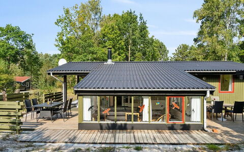 Srebrenka - 350M from the Sea: Hout, Dak, Architectuur, Huis, Huis, Verblijf, Siding, Hardwood, Helling, Landgoed