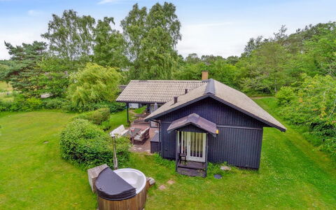 Sybilla - 600M from the Sea: Hout, Dak, Architectuur, Huis, Huis, Verblijf, Siding, Hardwood, Helling, Landgoed