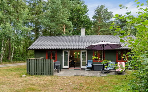 Gail - 200M from the Sea: Hout, Dak, Architectuur, Huis, Huis, Verblijf, Siding, Hardwood, Helling, Landgoed