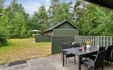 Gail - 200M from the Sea: Hout, Dak, Architectuur, Huis, Huis, Verblijf, Siding, Hardwood, Helling, Landgoed