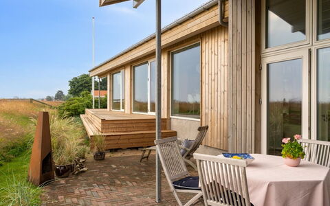 Susana - 50M from the Sea: Zwembad, Buitenmeubels, Meubilair, Toevlucht, Flagstone, Eco Hotel, Schaduw, Stoel, Vrije Tijd, Landgoed