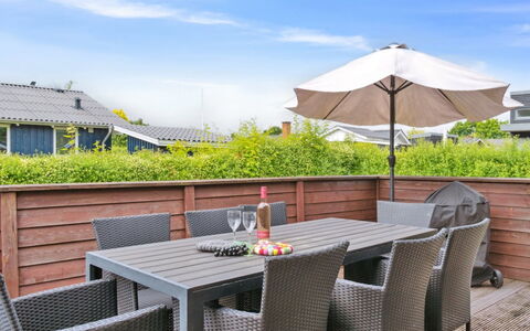 Telli - 350M from the Sea: Huis, Huis, Deur, Dak, Verblijf, Landgoed, Tuin, Schaduw, Siding, Werf
