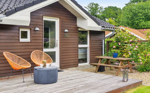 Telli - 350M from the Sea: Huis, Huis, Deur, Dak, Verblijf, Landgoed, Tuin, Schaduw, Siding, Werf