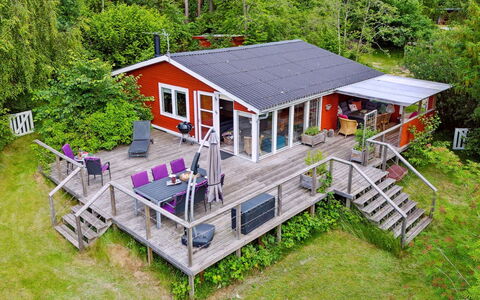 Lovisa - 7Km from the Sea: Zwembad, Buitenmeubels, Meubilair, Toevlucht, Flagstone, Eco Hotel, Schaduw, Stoel, Vrije Tijd, Landgoed