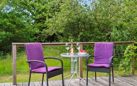 Lovisa - 7Km from the Sea: Zwembad, Buitenmeubels, Meubilair, Toevlucht, Flagstone, Eco Hotel, Schaduw, Stoel, Vrije Tijd, Landgoed