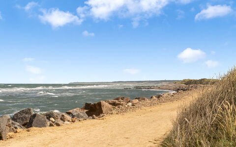 Zina - 50M from the Sea: Lucht, Blauw, Water, Zwemwater,  Felsen\, Horizon, Kust, Kust En Oceanic Landvormen, Kust