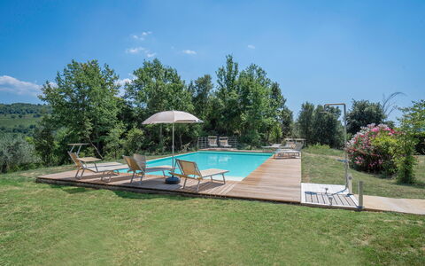 Casolare Torre With Pool And Ac: Zwembad, Buitenmeubels, Toevlucht, Schaduw, Landgoed, Ligstoel, Tuin, Eco Hotel, Hacienda, Backyard