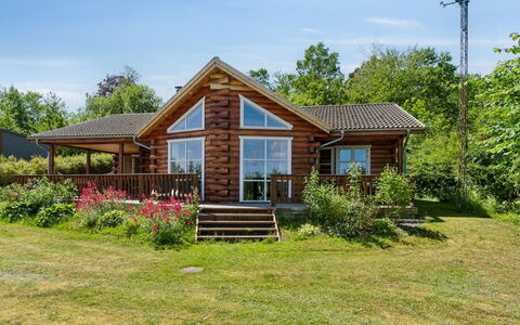 Lisbeth - 130M from the Sea: Hout, Dak, Architectuur, Huis, Huis, Verblijf, Siding, Hardwood, Helling, Landgoed
