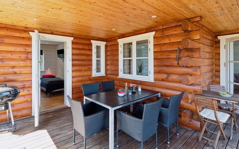 Lisbeth - 130M from the Sea: Hout, Dak, Architectuur, Huis, Huis, Verblijf, Siding, Hardwood, Helling, Landgoed