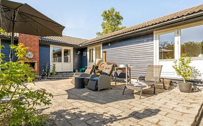 Dreng - 490M from the Sea