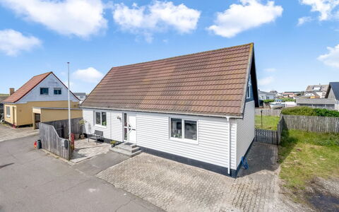 Darja - 300M from the Sea: Huis, Dak, Huis, Verblijf, Schuur, Garden Gebouwen, Siding, Werf, Blokhut, Hut