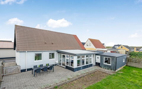 Darja - 300M from the Sea: Huis, Dak, Huis, Verblijf, Schuur, Garden Gebouwen, Siding, Werf, Blokhut, Hut