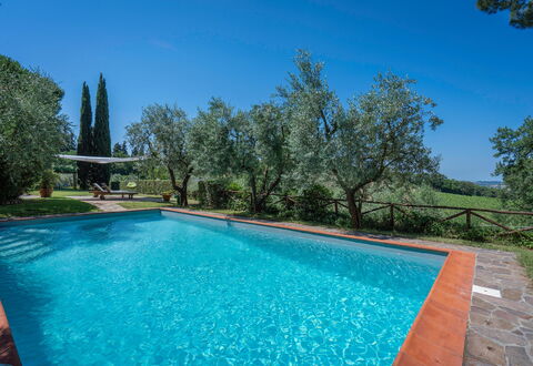 Chianti Hills Apartment, Pool, Ac: Blauw, Zwembad, Hacienda, Schaduw, Backyard, Waterpartij, Eco Hotel, Landscaping, Villa, Toevlucht