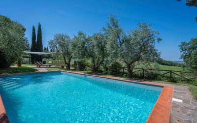 Chianti Hills Apartment, Pool, Ac: Blauw, Zwembad, Hacienda, Schaduw, Backyard, Waterpartij, Eco Hotel, Landscaping, Villa, Toevlucht