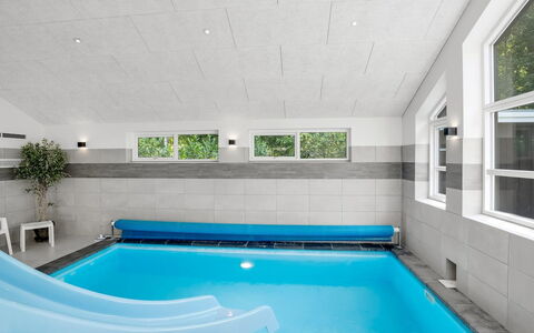 Patrice - 300M from the Sea: Hout, Huis, Veranda, Dek, Hardwood, Dak, Beits, Houten Vloer, Eco Hotel