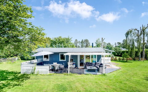 Galt - 500M from the Sea: Hout, Huis, Veranda, Dek, Hardwood, Dak, Beits, Houten Vloer, Eco Hotel