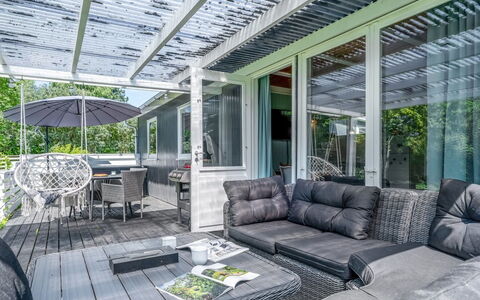 Galt - 500M from the Sea: Hout, Huis, Veranda, Dek, Hardwood, Dak, Beits, Houten Vloer, Eco Hotel