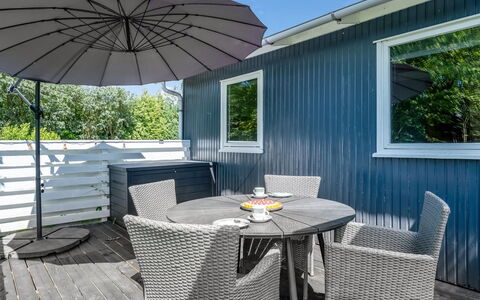 Galt - 500M from the Sea: Hout, Huis, Veranda, Dek, Hardwood, Dak, Beits, Houten Vloer, Eco Hotel
