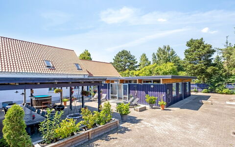 Øthulf - 200M from the Sea: Hout, Dak, Architectuur, Huis, Huis, Verblijf, Siding, Hardwood, Helling, Landgoed