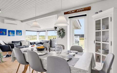 Hejdi - 650M from the Sea: Meubilair, Huis, Interieur Ontwerp, Huis, Stoel, Plafond, Keuken En Eettafel, Verblijf, Woonkamer, Lichte Inrichting