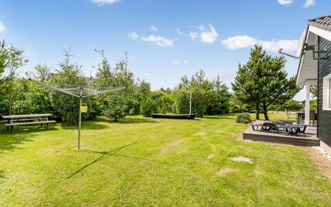 Lissi - 3.5Km from the Sea: Gras, Grasland, Landschap, Ecoregio, Plain, Plantengemeenschap, Land Lot, Buitenmeubels, Prairie, Shrubland