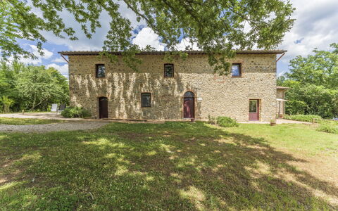 Le Casaline Di Sopra, Massa Marittima: Fabriek, Lucht, Venster, Gebouw, Boom, Wolk, Land Lot, Verblijf, Gras, Landschap