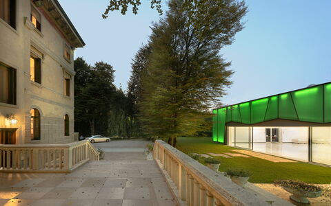 Villa Paola In Padova With Ac: Gebouw, Lucht, Fabriek, Venster, Boom, Weg Oppervlak, Huis, Buurt, Stedelijk Ontwerp, Woongebied