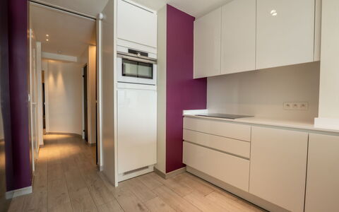 Bella Ii with Harbour View: Cabinetry, Eigendom, Gebouw, Countertop, Hout, Interieur Ontwerp, Verdieping, Huis, Flooring, Lade