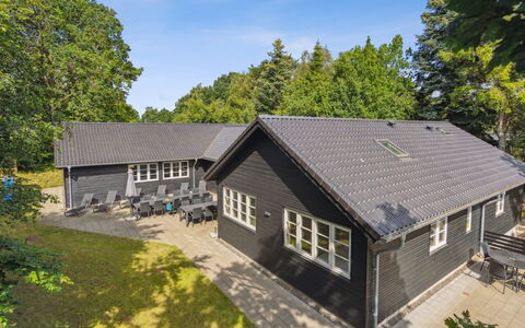 Jalina - 200M from the Sea: Zwembad, Buitenmeubels, Meubilair, Toevlucht, Flagstone, Eco Hotel, Schaduw, Stoel, Vrije Tijd, Landgoed
