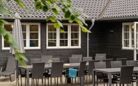 Jalina - 200M from the Sea: Zwembad, Buitenmeubels, Meubilair, Toevlucht, Flagstone, Eco Hotel, Schaduw, Stoel, Vrije Tijd, Landgoed