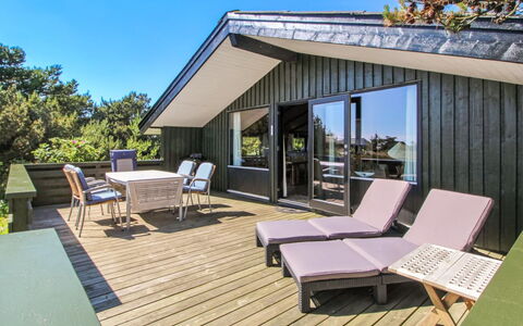 Srebrenka - 1.2Km from the Sea: Hout, Huis, Veranda, Verblijf, Hardwood, Plank, Dek, Schaduw, Landgoed, Eco Hotel