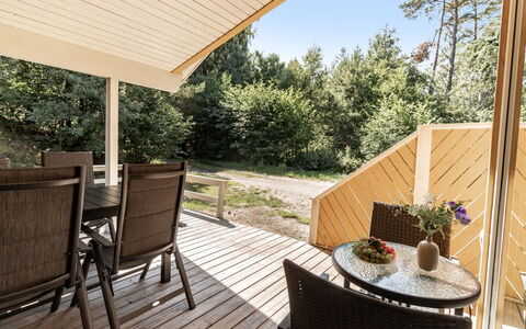 Freija - 800M from the Sea: Hout, Dak, Architectuur, Huis, Huis, Verblijf, Siding, Hardwood, Helling, Landgoed