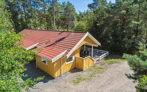 Freija - 800M from the Sea: Hout, Dak, Architectuur, Huis, Huis, Verblijf, Siding, Hardwood, Helling, Landgoed
