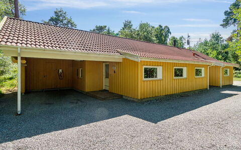 Freija - 800M from the Sea: Hout, Dak, Architectuur, Huis, Huis, Verblijf, Siding, Hardwood, Helling, Landgoed