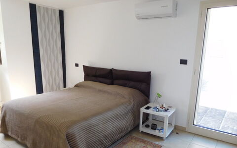 Loft San Giovanni in Gallipoli: Eigendom, Meubilair, Gebouw, Comfort, Venster, Azure, Hout, Textiel, Schaduw
