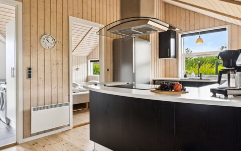 Siggi - 800M from the Sea: Interieur Ontwerp, Hout, Keuken, Plafond, Flooring, Countertop, Lichte Inrichting, Verlichting, Meubilair, Huis