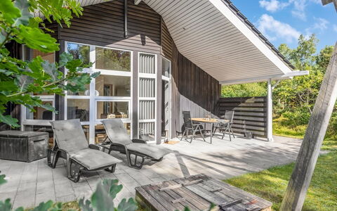 Brunetta - 350M from the Sea: Hout, Huis, Veranda, Dek, Hardwood, Dak, Beits, Houten Vloer, Eco Hotel