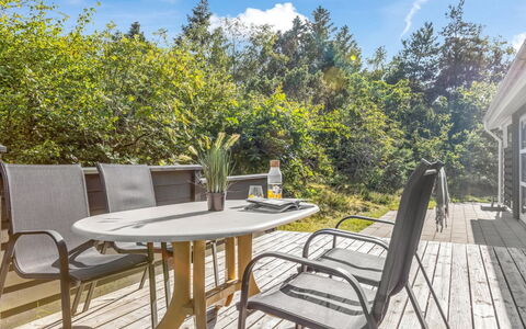 Brunetta - 350M from the Sea: Hout, Huis, Veranda, Dek, Hardwood, Dak, Beits, Houten Vloer, Eco Hotel