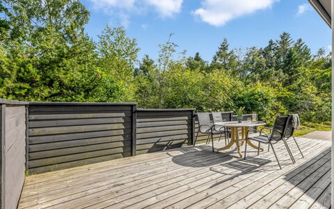 Brunetta - 350M from the Sea: Hout, Huis, Veranda, Dek, Hardwood, Dak, Beits, Houten Vloer, Eco Hotel