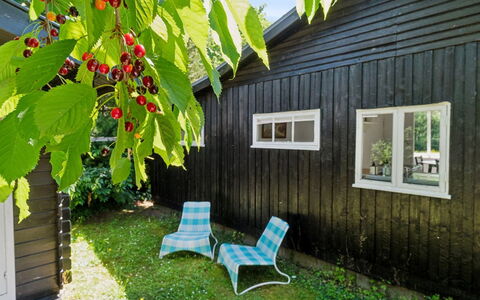 Krister - 900M from the Sea: Dak, Huis, Huis, Verblijf, Siding, Landgoed, Oprit, Garden Gebouwen, Werf, Schuur