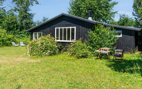 Krister - 900M from the Sea: Dak, Huis, Huis, Verblijf, Siding, Landgoed, Oprit, Garden Gebouwen, Werf, Schuur