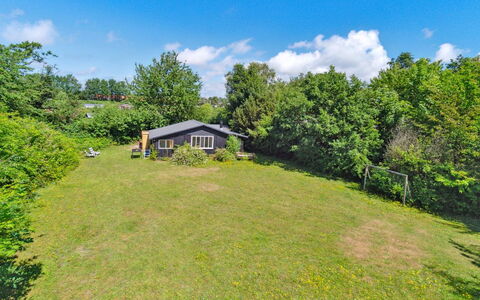 Krister - 900M from the Sea: Dak, Huis, Huis, Verblijf, Siding, Landgoed, Oprit, Garden Gebouwen, Werf, Schuur