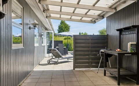 Danja - 1.7Km from the Sea: Gras, Grasland, Land Lot, Verblijf, Landelijk Gebied, Weide, Garden Gebouwen, Tuin, Schuur