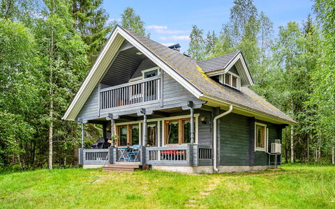 Villa Wirtanen: Hout, Huis, Verblijf, Huis, Dak, Siding, Veranda, Landgoed, Boerderij, Garden Gebouwen